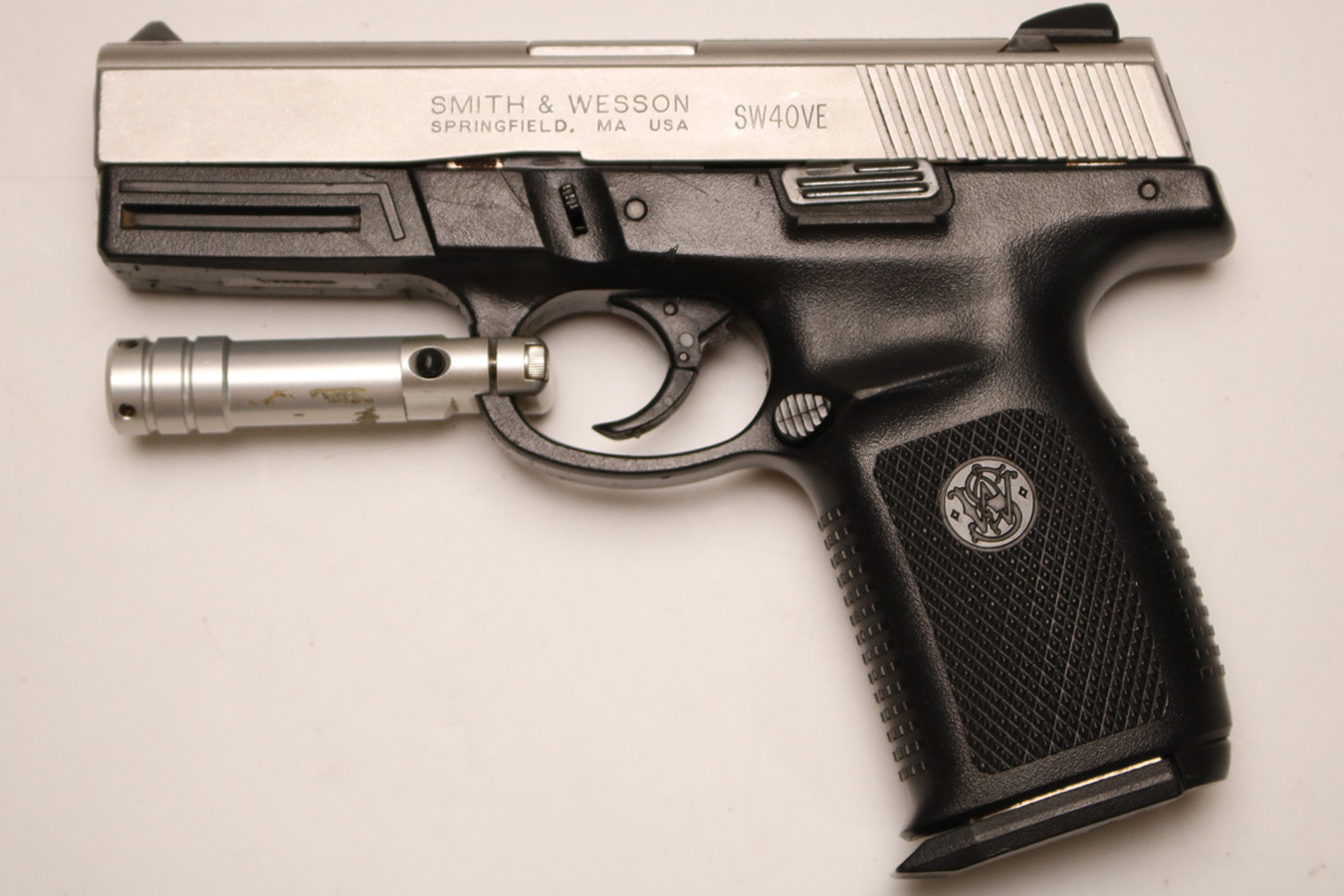 SMITH AND WESSON SW40VE 40 S&W Used Police Trade-In Pistol